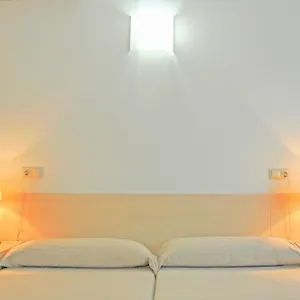  Hostal Residencia Universitaria Sant Jordi